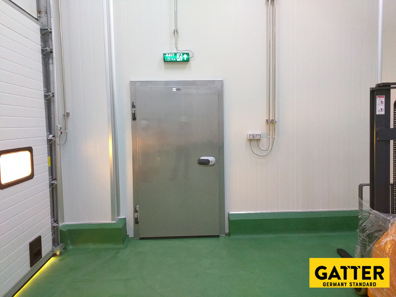 Những lưu ý khi lắp đặt cửa kho lạnh bảo quản 1